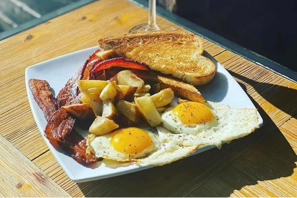 eggs and bacon breakfast